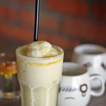 Mango Yogurt Smoothie