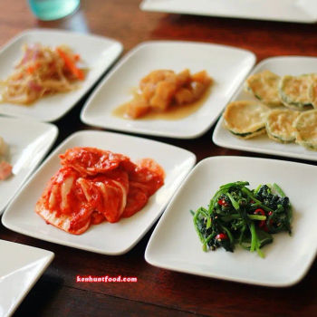 6 types of complimentary Ban Chan/ Korean Side Dishes