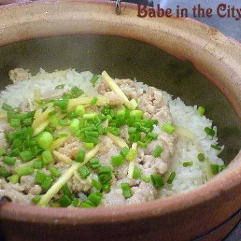 Minced pork with salted fish claypot rice