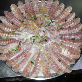 酒蒸活虾姑，濑尿虾