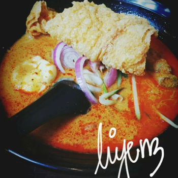 Nyonya Curry Laksa with Chicken