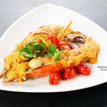 Steamed River Lobster with Salted Egg