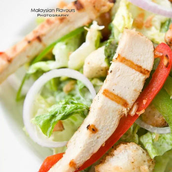 Caesar Salad with Grilles Chicken
