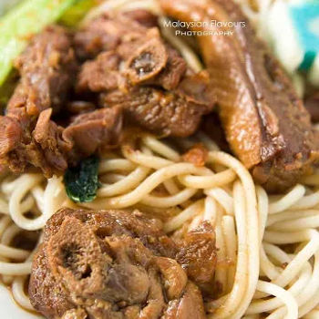 Three Cup Phoneix Ramen