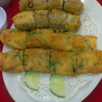 Spring rolls and prawn rolls