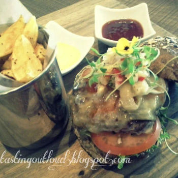 100% Beef Burger with wedges