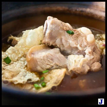 Claypot soup pork ribs Bak Kut Teh - 排骨肉骨茶
