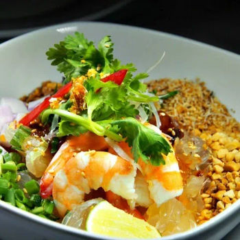 Yum Som Orr – Pomelo Salad 