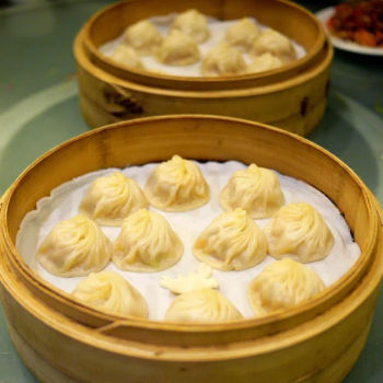  xiaolongbao - Pork (Rm17.80), Crab Roe & Pork (Rm25.80) and Truffle & Pork (Rm69.80)