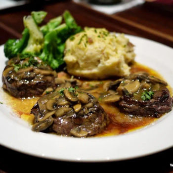 Fillet Medallions with Mushroom Sauce