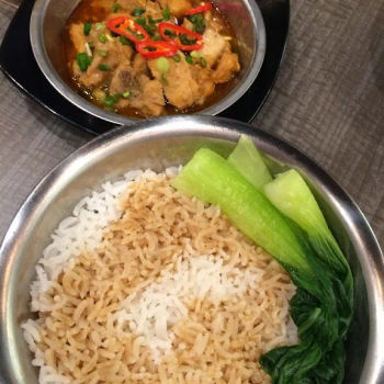 Steamed Rice with Pork Ribs in Spicy Fragrant Garlic Sauce