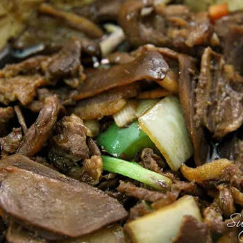 Claypot Salted Fish and Pork Belly/咸鱼花腩煲