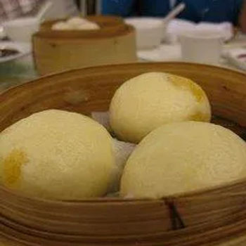 Custard bun