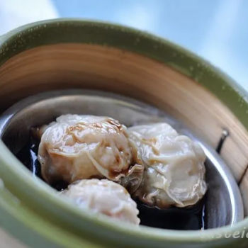 Steamed Pork and Praw Dumpling with Soy Sauce