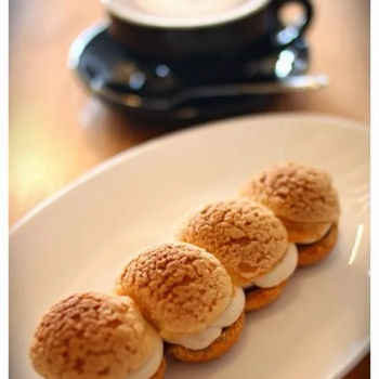 Eclair = choux pastry + sweet filling