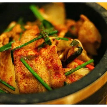 Buta Kimchi / Stir fried sliced pork and vege with spicy sauce