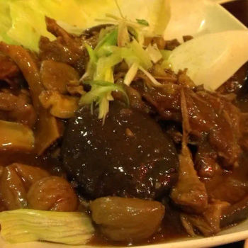 Pork ribs with chestnuts and shittake mushroom