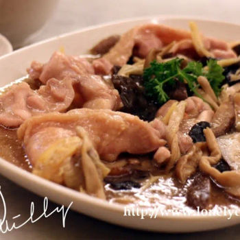 冬菇木耳蒸滑鸡