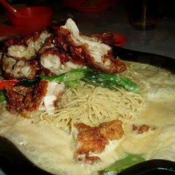 Hotplate noodles with chicken