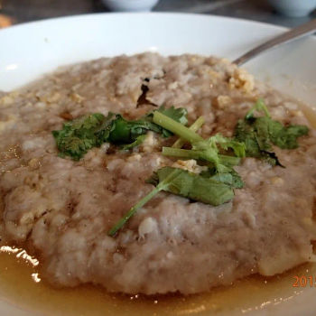 Steamed minced pork with salted fish and water chestnut