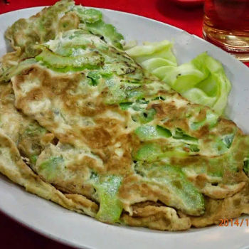 Bitter gourd fried with eggs