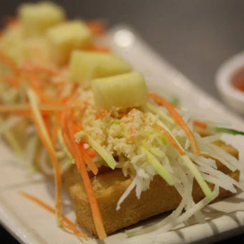 Thai Tofu, with green mango, pineapple, carrot, turnip, chilli sauce