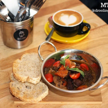 Black Pepper Stew Lamb with Toast/Rice