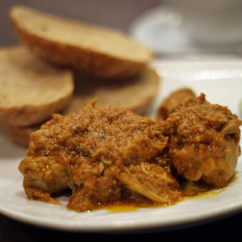 Chicken Rendang with toasted Bread
