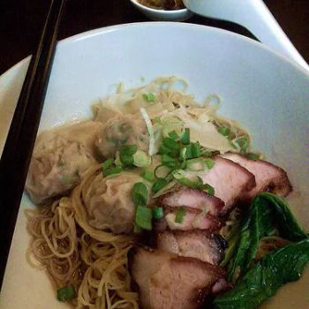 BBQ Sliced Pork and Wanton Noodles