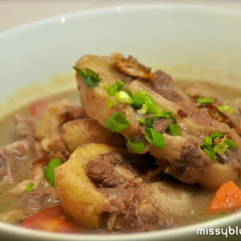 Piping hot bowl of sup tulang.