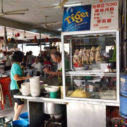 Ah Tiong Chicken Kuey Teow Stall @ Restoran Pulau 