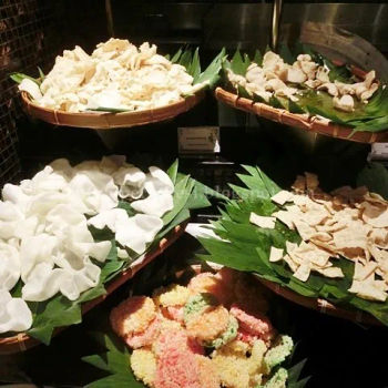 Variety of crackers/keropok 