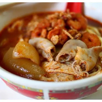 福建面加了虾子、猪皮和粉肠