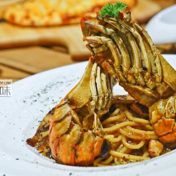 Black Pepper Rock Lobster Spaghetti