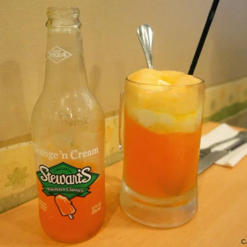 Original Stewart's Fountain Classics Soda in Orange'n Cream & Float
