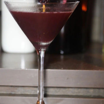 
FESTIVE COCKTAIL : DIAMONDS + PEARLS