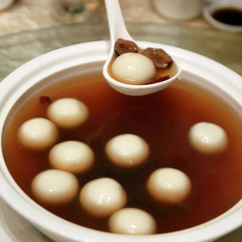 
Glutinous Rice Balls in Ginger Soup