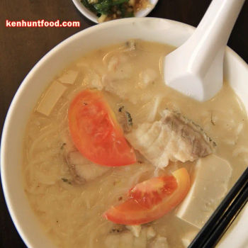 Fresh Fish Noodles/ 鲜鱼米粉汤