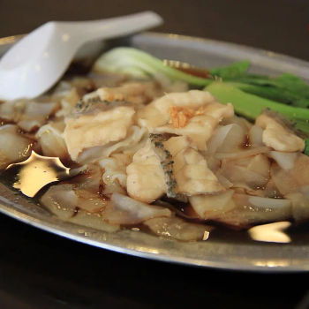 Steamed Fish with Hor Fun/ 班片蒸河粉