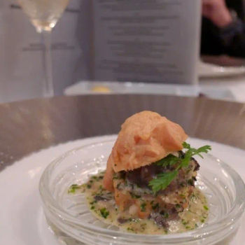 Amuse Bouche – Gougère d’ escargot a la creme d’ail
