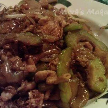 Bitter gourd fried kuey teow