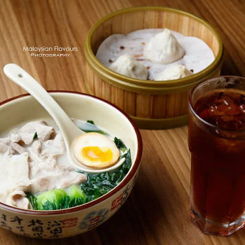 La Mian with Sliced Pork in Signature Pork Bone Soup