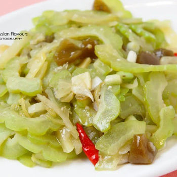 Stir Fried Sour, Sweet, Bitter & Spicy 酸甜苦辣  RM18.50/small, RM31.80/medium