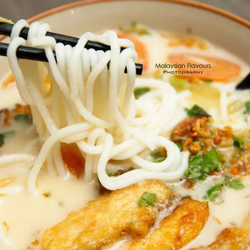 Deep Fried Fish Fillet Mee Hoon/Porridge 香炸魚片米粉/米粥 RM12.90/small, RM14.90/large