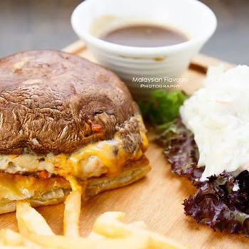 Porto Bello Chicken Pie