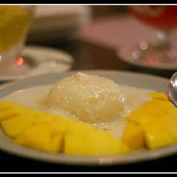 Fresh Mango with Glutinous Rice