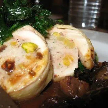 Fruits & nuts stuffed chicken roulade
