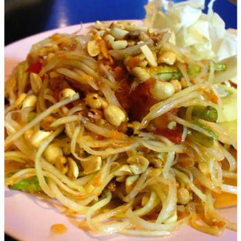 Som Tum (papaya salad)