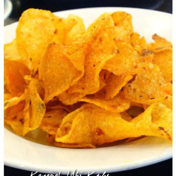 Kerepek (tapioca chips)