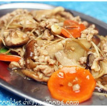 Stir fried three mushrooms minced meat